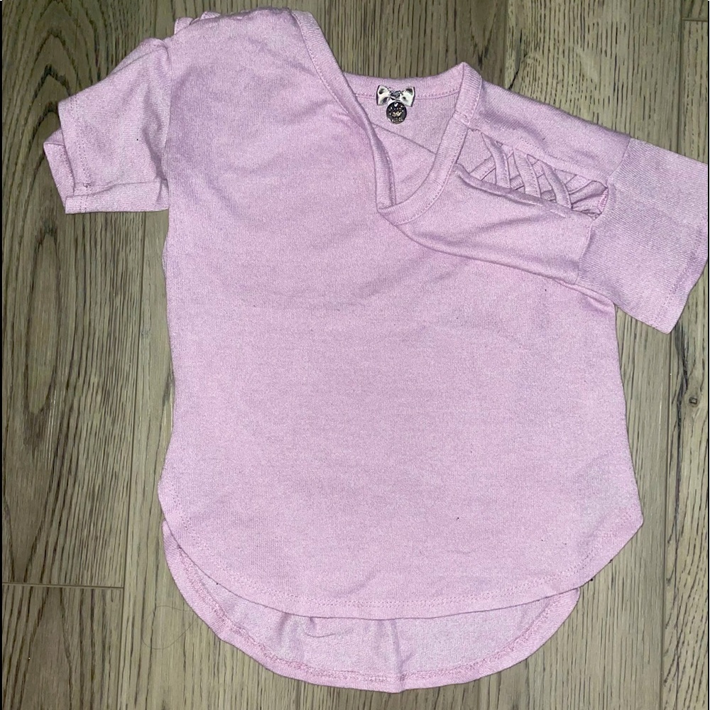 Girls lavender shirt with cut out sleeves